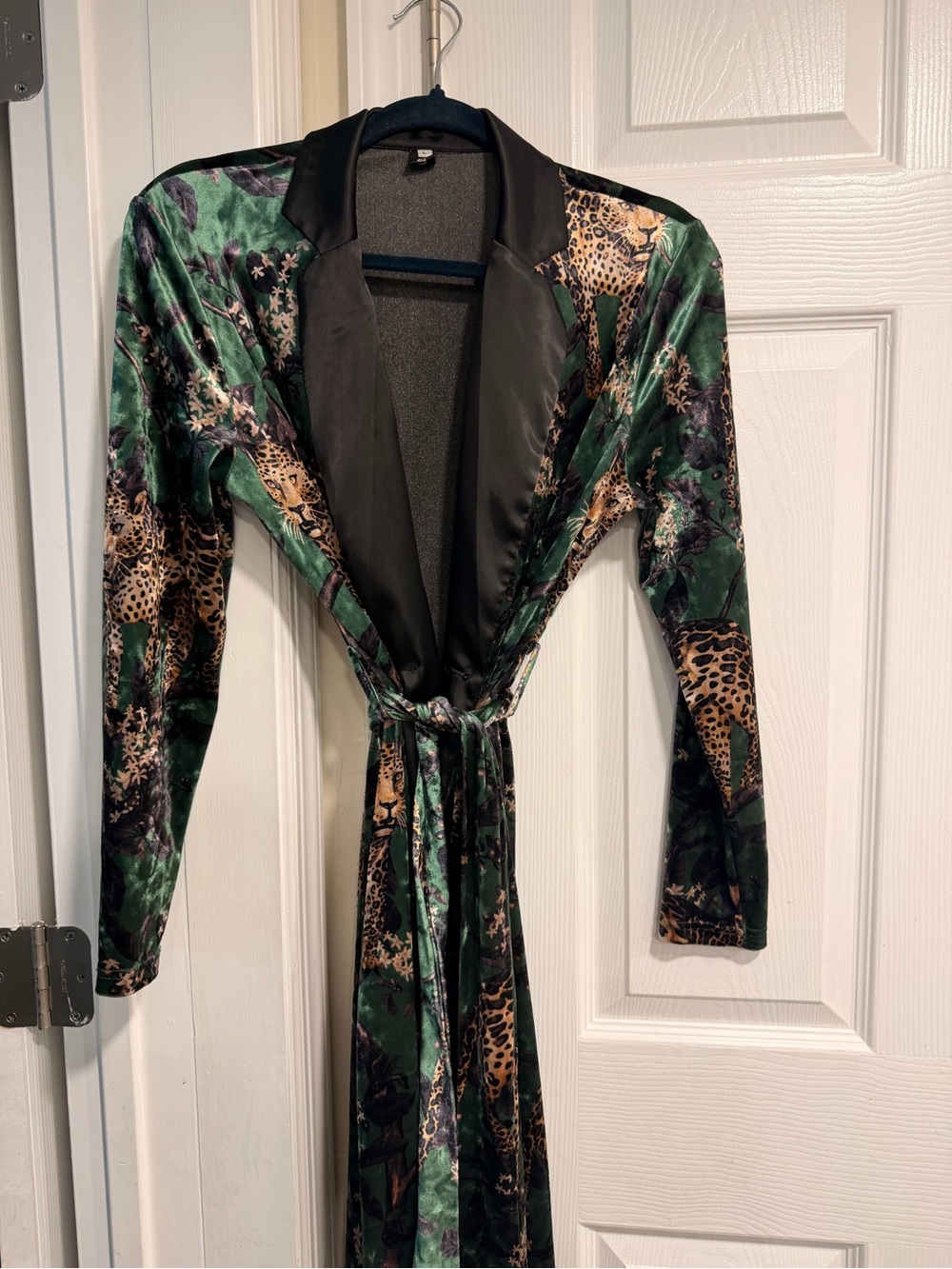 Green and Black Leopard-Print Long Sleeve Open Dress Robe - Picture 6 of 6